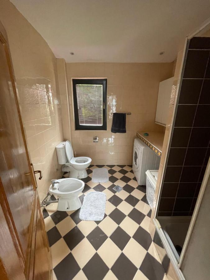 Casa Gialla Free Parking Сараево Екстериор снимка