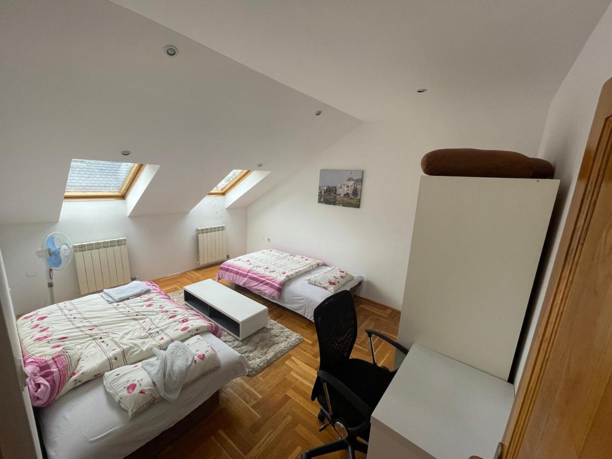 Casa Gialla Free Parking Сараево Екстериор снимка