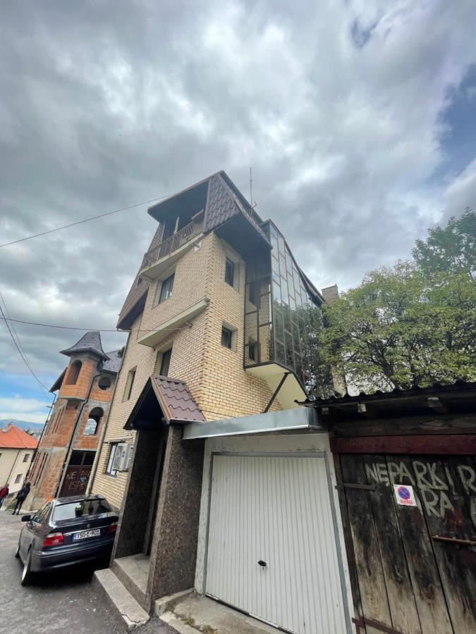 Casa Gialla Free Parking Сараево Екстериор снимка